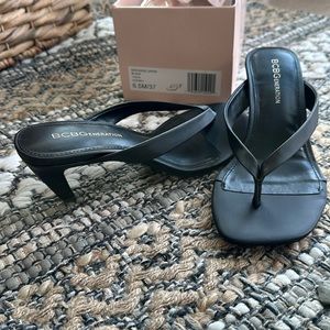 NWOT BCBGeneration heeled sandals size 6.5.